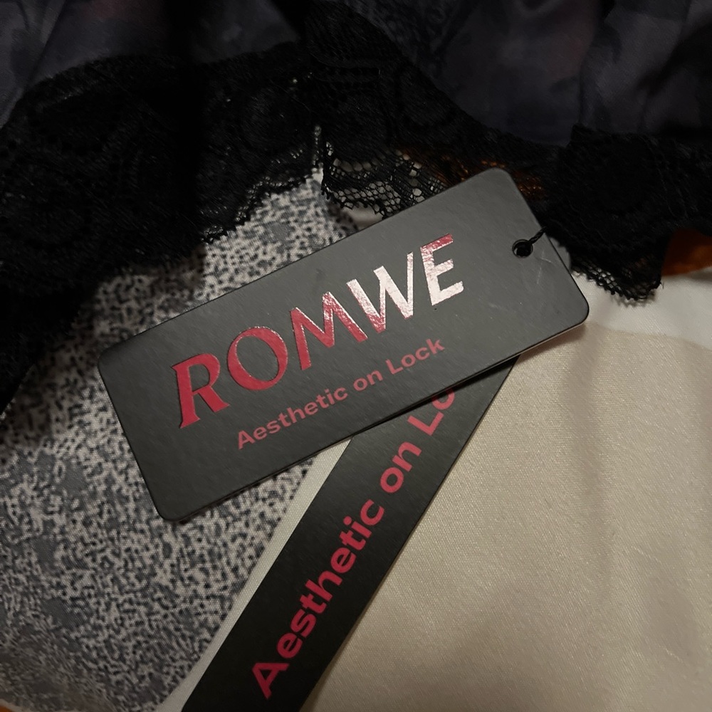 NWT sexy gothic skirt - Picture 4 of 6